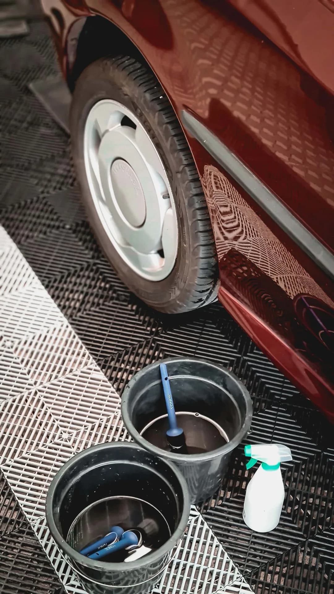 Roda e pneu detalhados